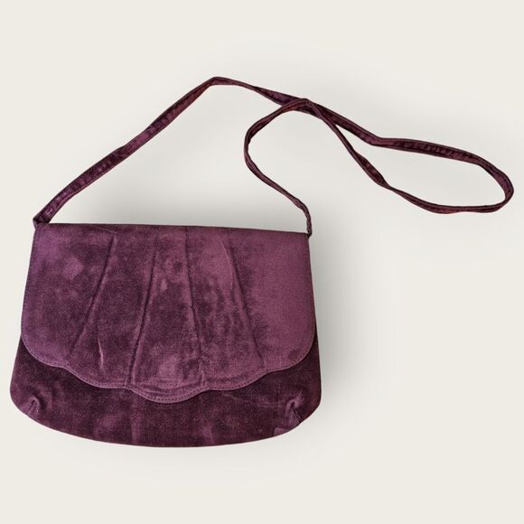 Vintage Handbags - Vintage Cabrelli Canada Burgundy Velvety Shell Envelope Purse